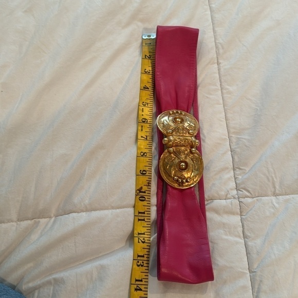 Accessocraft N.Y.C Vintage pink leather belt with a big beautiful buckle